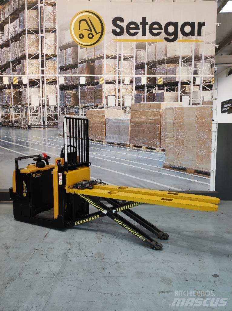 Yale MO20P Low lift order picker