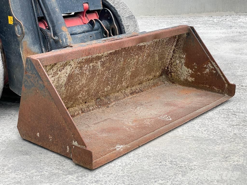 JCB R260 Skid steer loaders