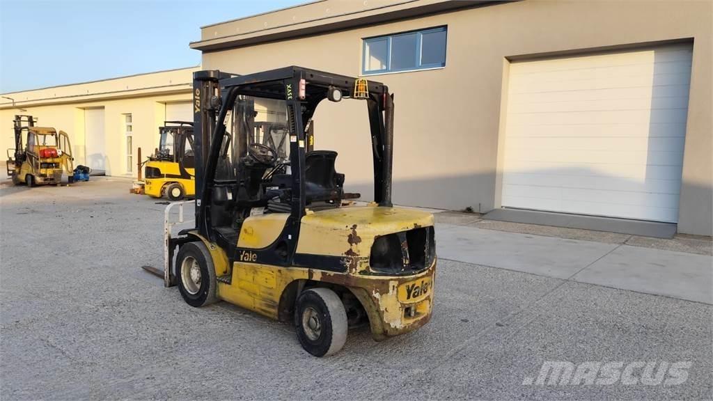 Yale GDP35VX Diesel trucks