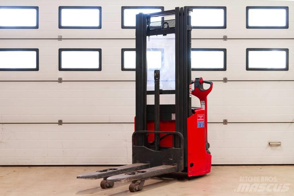 Linde L 12 Pedestrian stacker