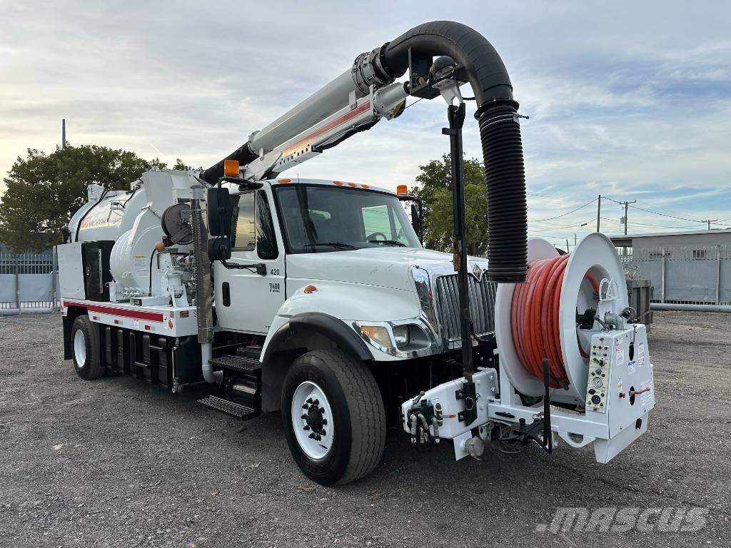 International 7400 Combi / vacuum trucks