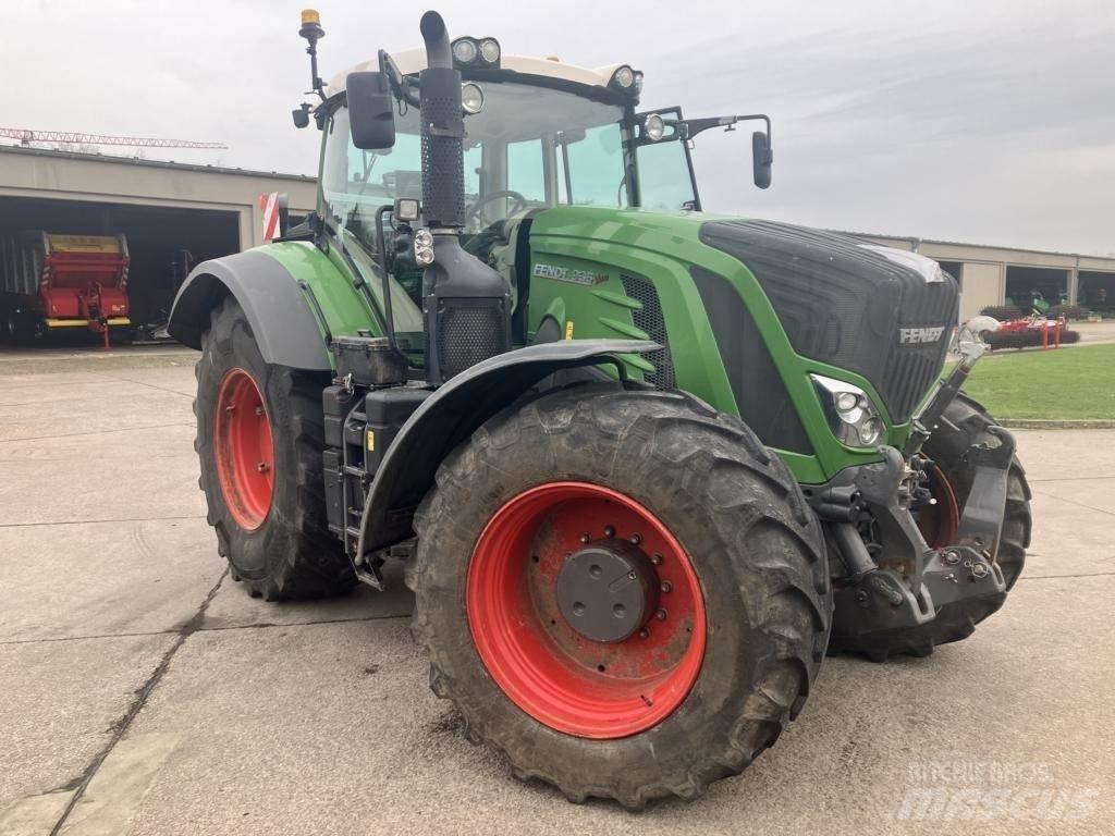 Fendt 936 VARIO Tractors