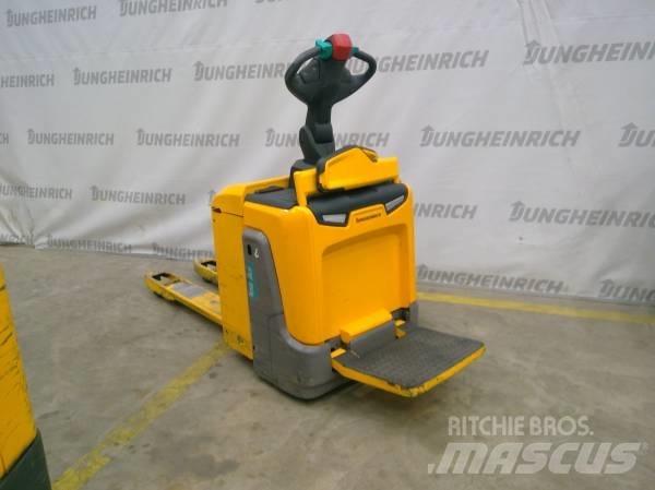 Jungheinrich ERE 225 Low lifter with platform