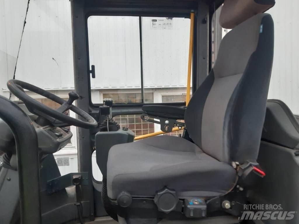 Kalmar DCE150-12 Diesel trucks