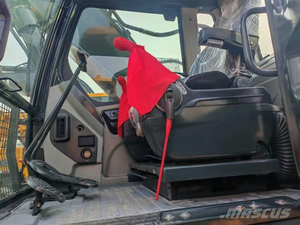 Hyundai HX220HD Crawler excavators