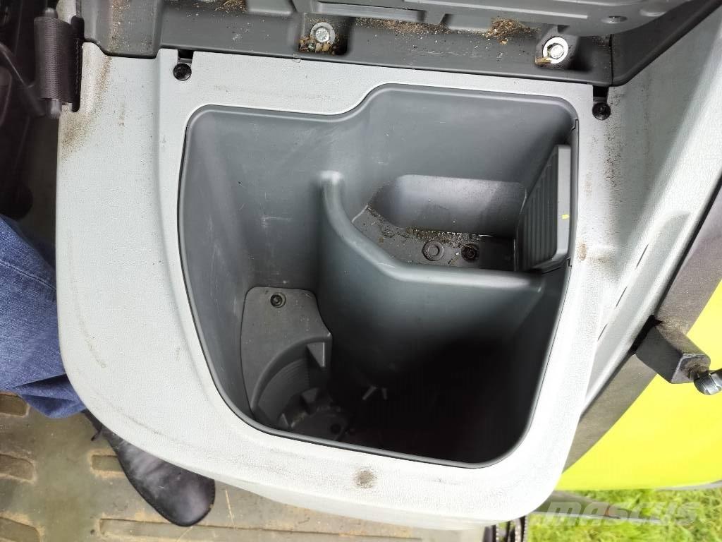 CLAAS 650 Arion Tractors