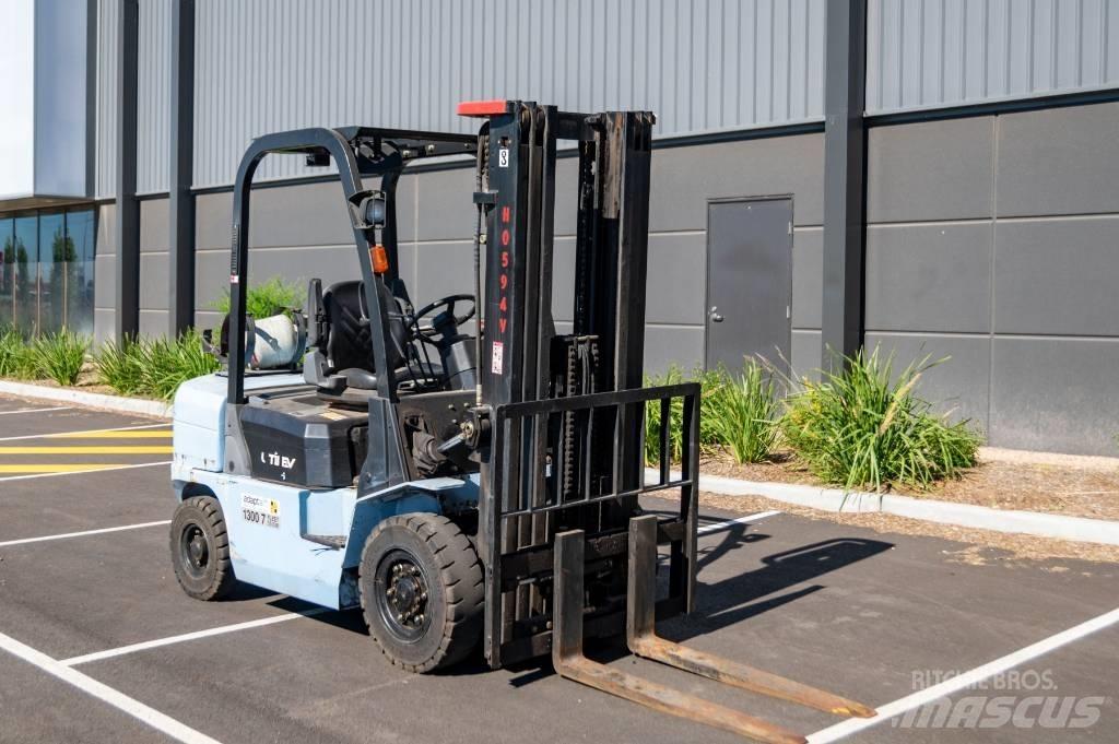 Utilev UT25P LPG trucks