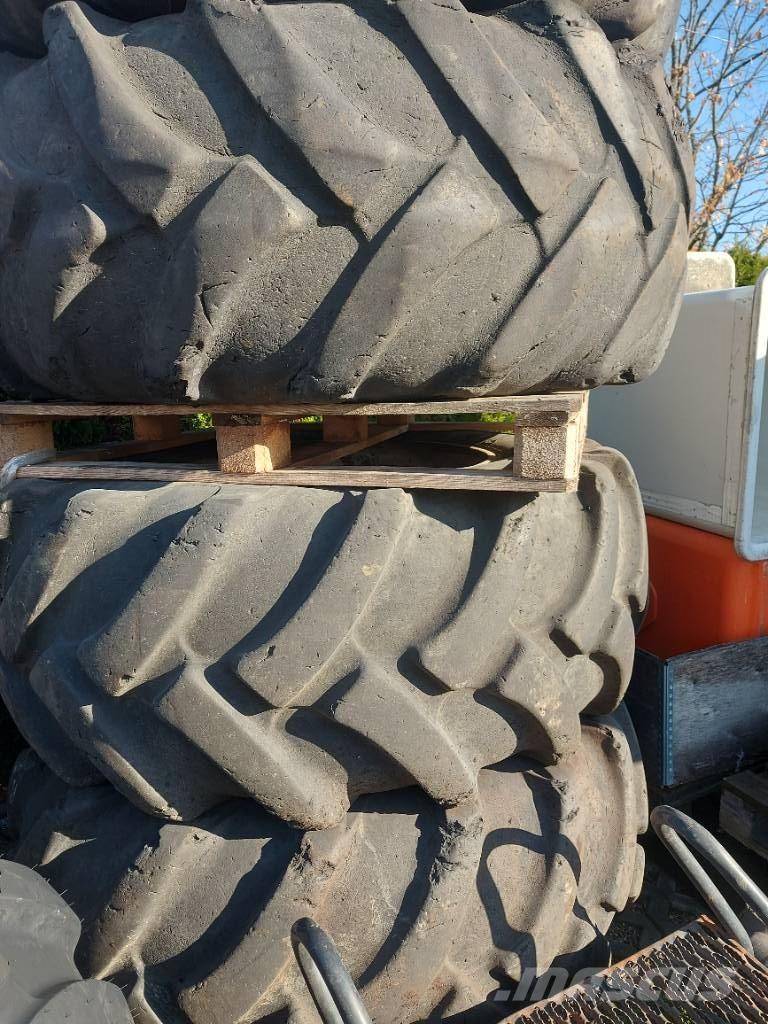 Komatsu 901 Tyres, wheels and rims