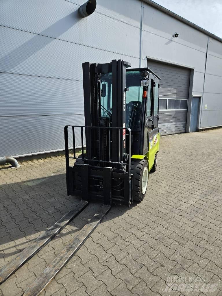 Clark EPX32i Electric forklift trucks