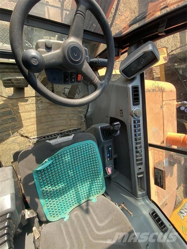 Doosan DX60W Wheeled excavators