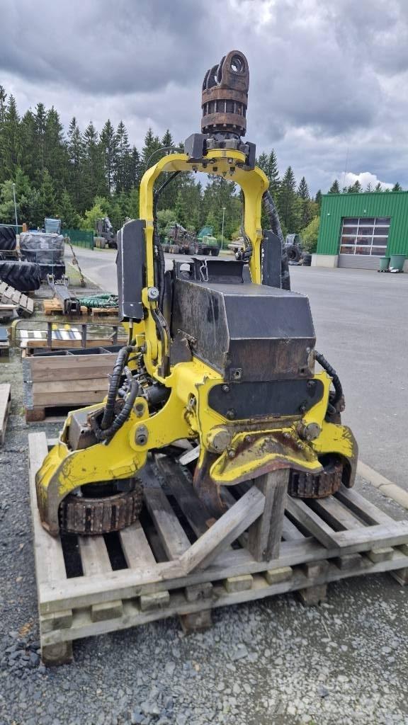 John Deere H415 Harvester heads