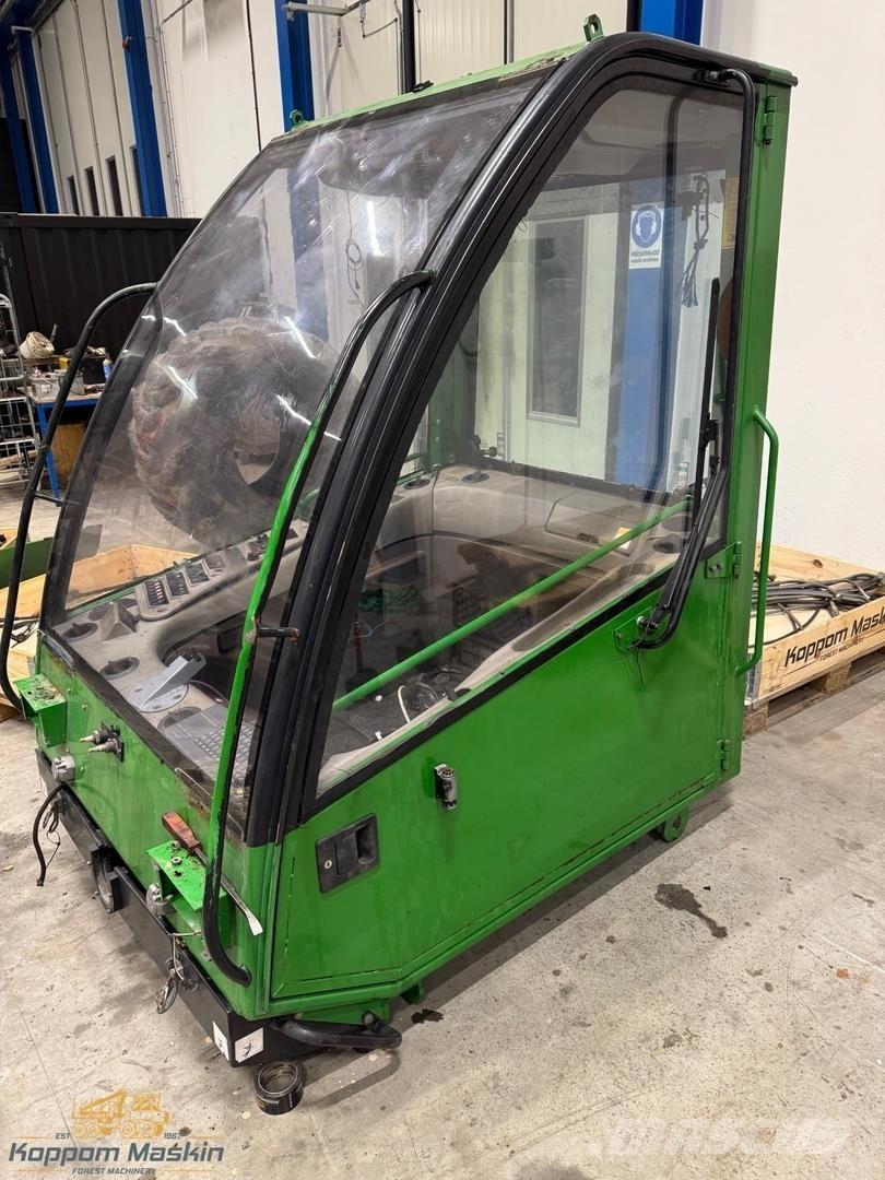 John Deere 1470D Cabins and interior