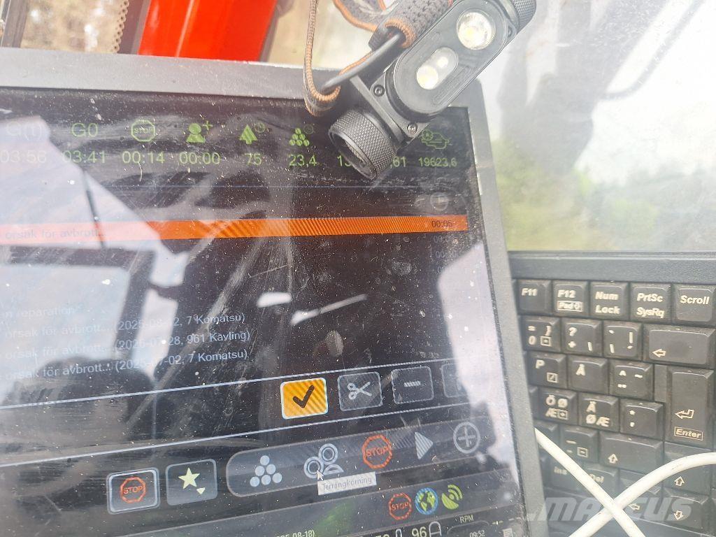 Komatsu 911 Harvesters