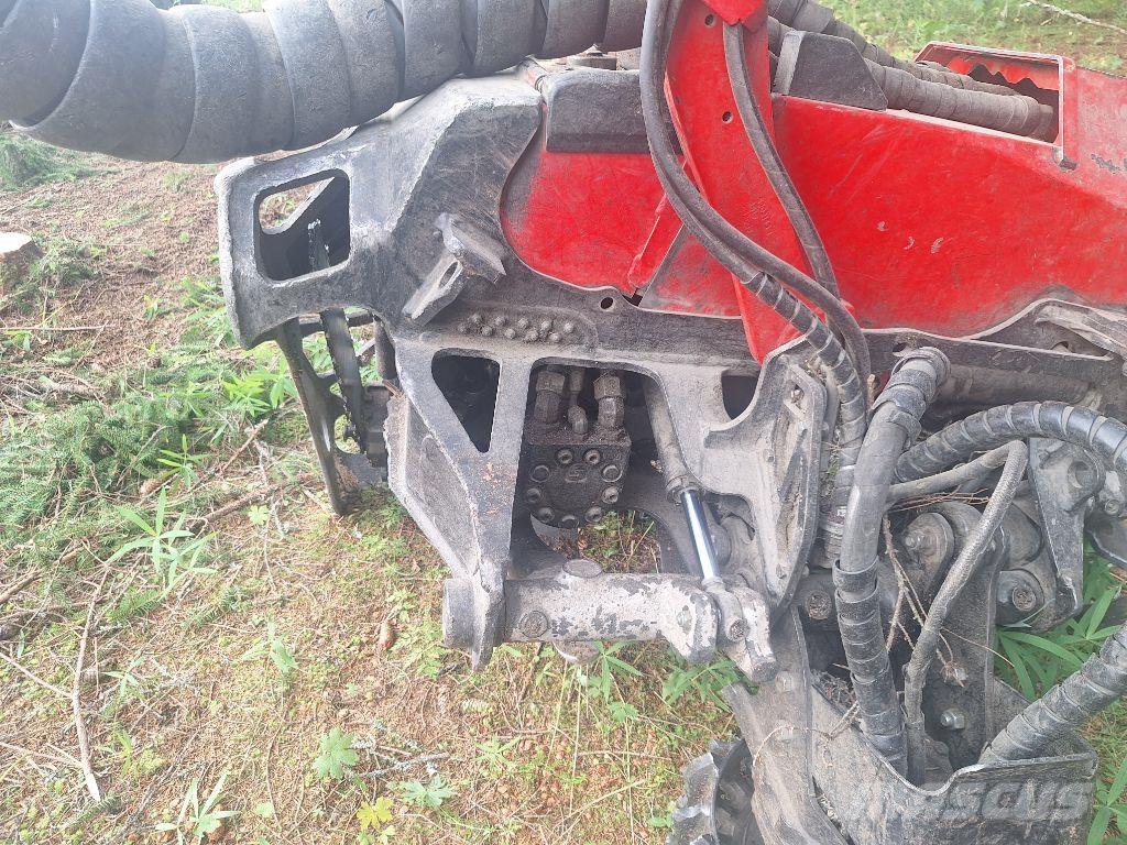 Komatsu 911 Harvesters