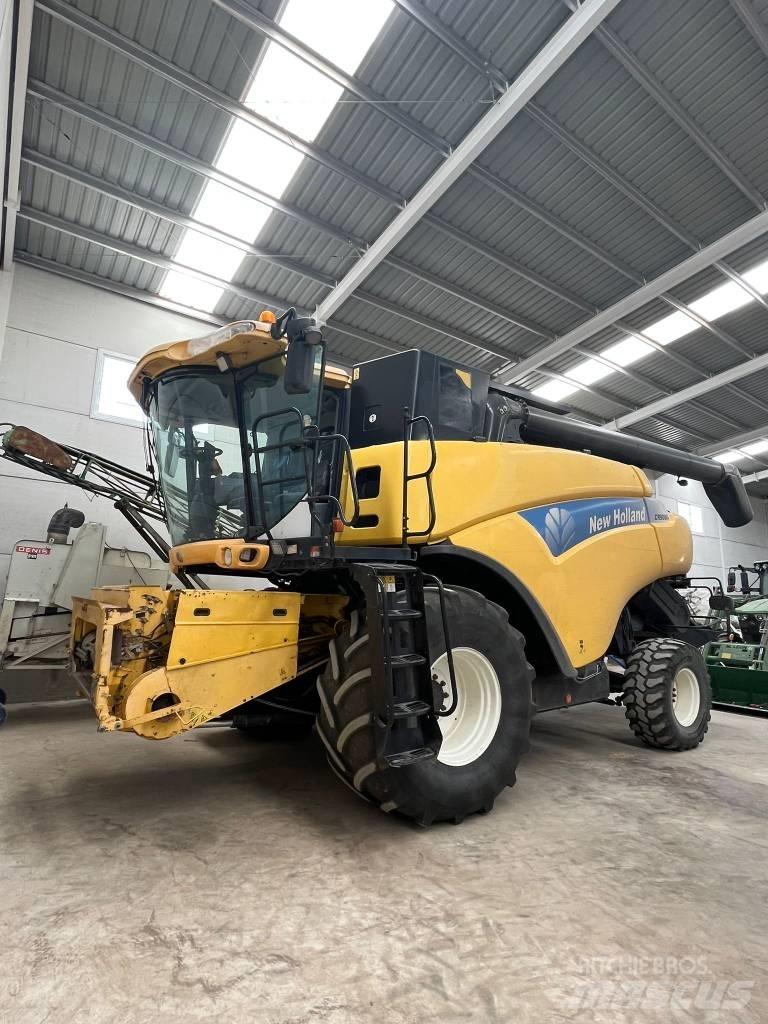 New Holland CR 9080 Combine harvesters