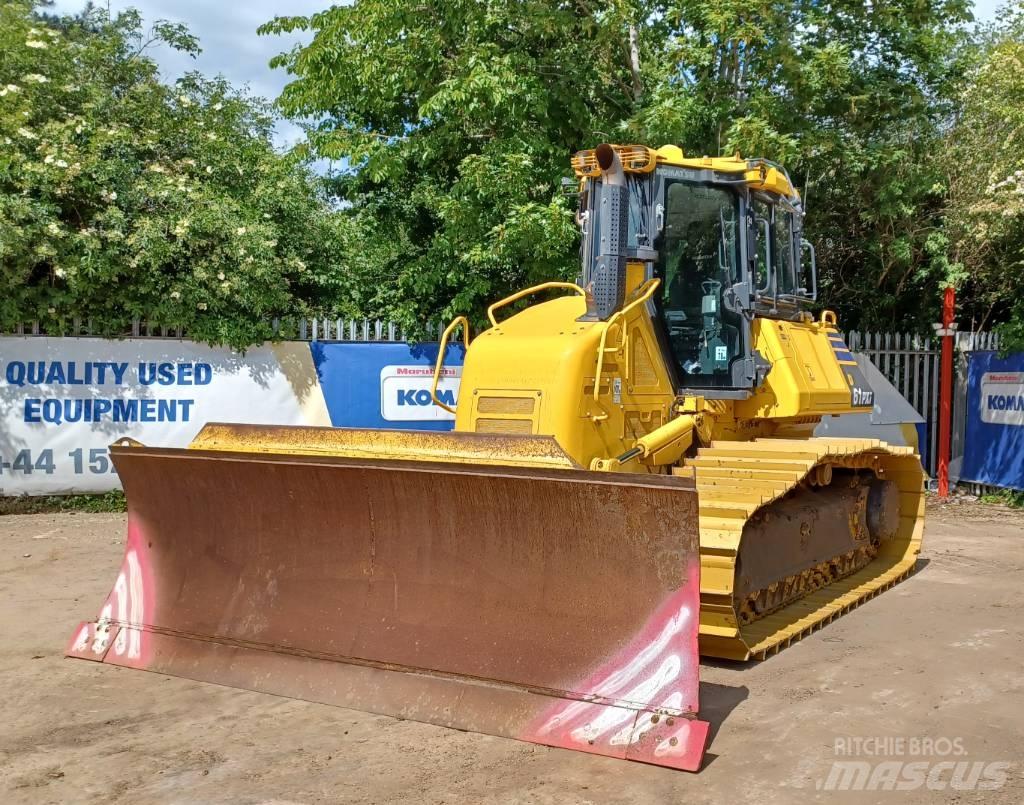 Komatsu D61PXi-24E0 Crawler dozers
