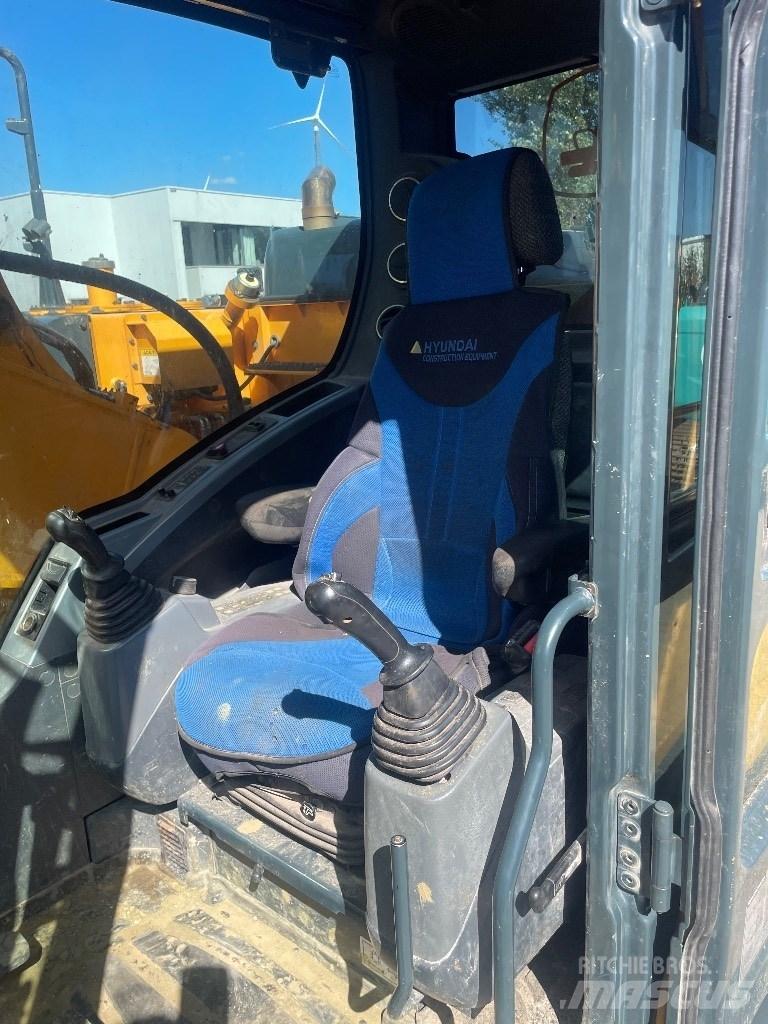 Hyundai HX 235 Crawler excavators