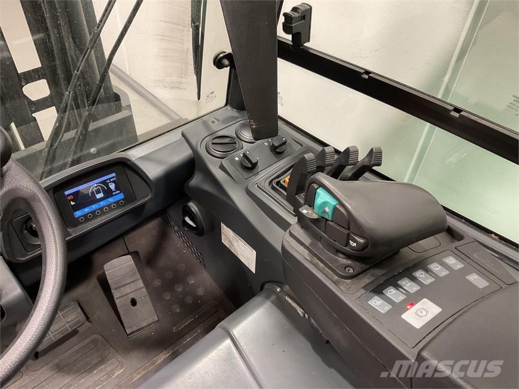 Mitsubishi FB40S-2 Electric forklift trucks