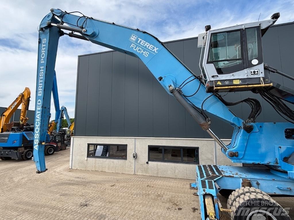 Fuchs MHL 380 Waste / industry handlers