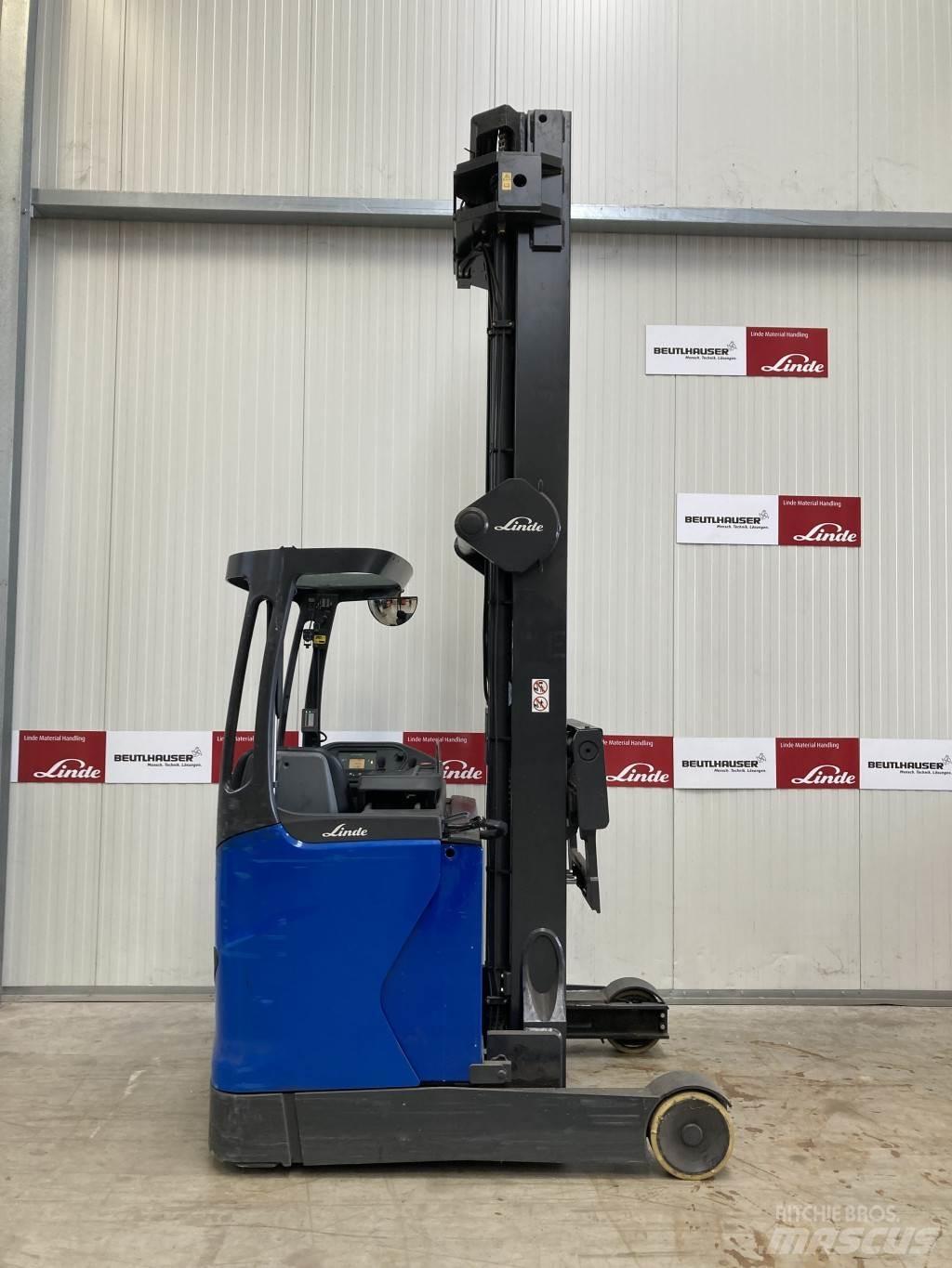Linde R16HD Reach trucks