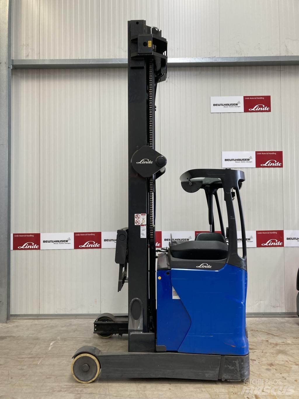 Linde R16HD Reach trucks