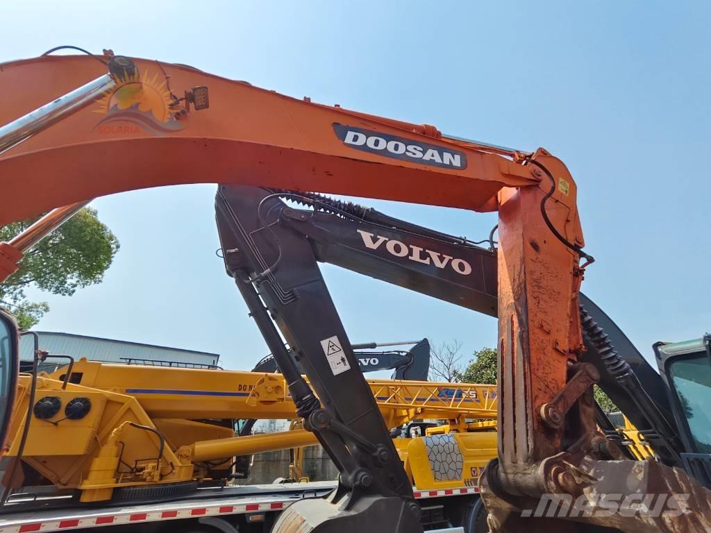 Doosan DX 300 LC Crawler excavators