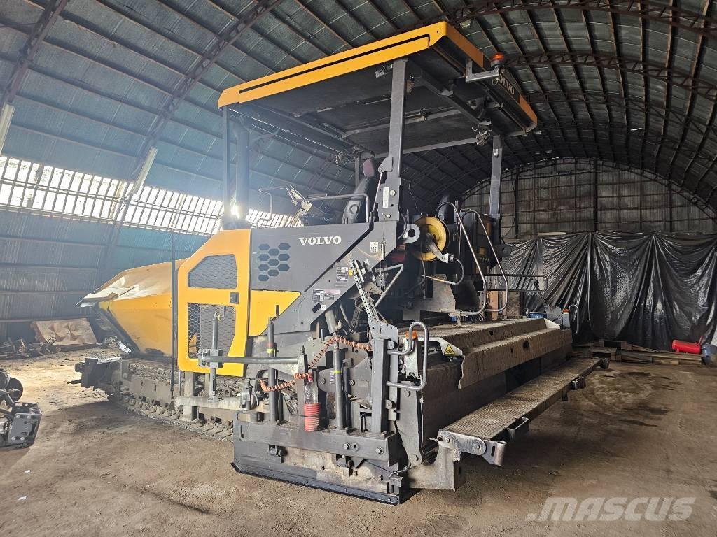 Volvo P6820C Asphalt pavers