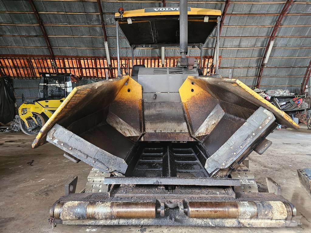 Volvo P6820C Asphalt pavers