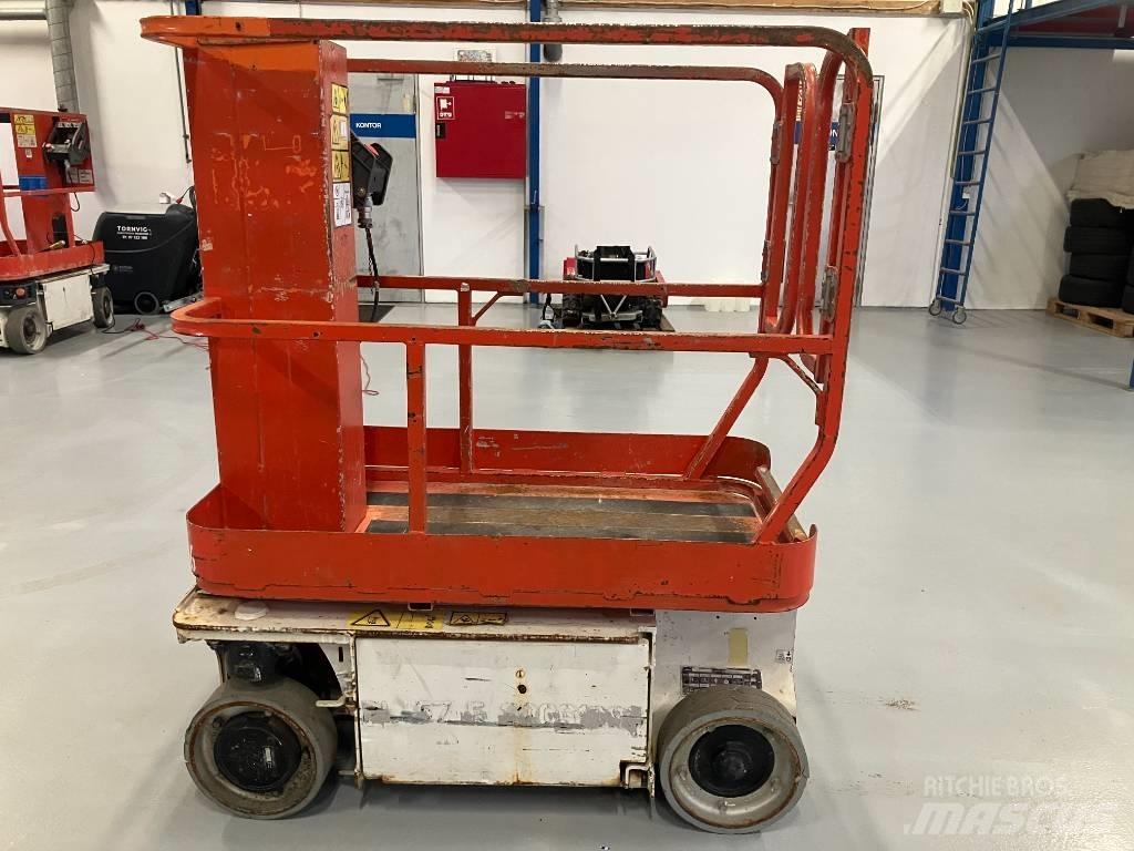 JLG 1230 ES Vertical mast lifts