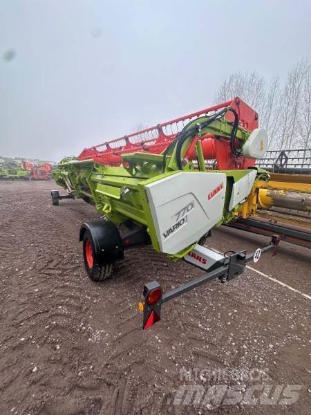 CLAAS TRION 530 Combine harvesters