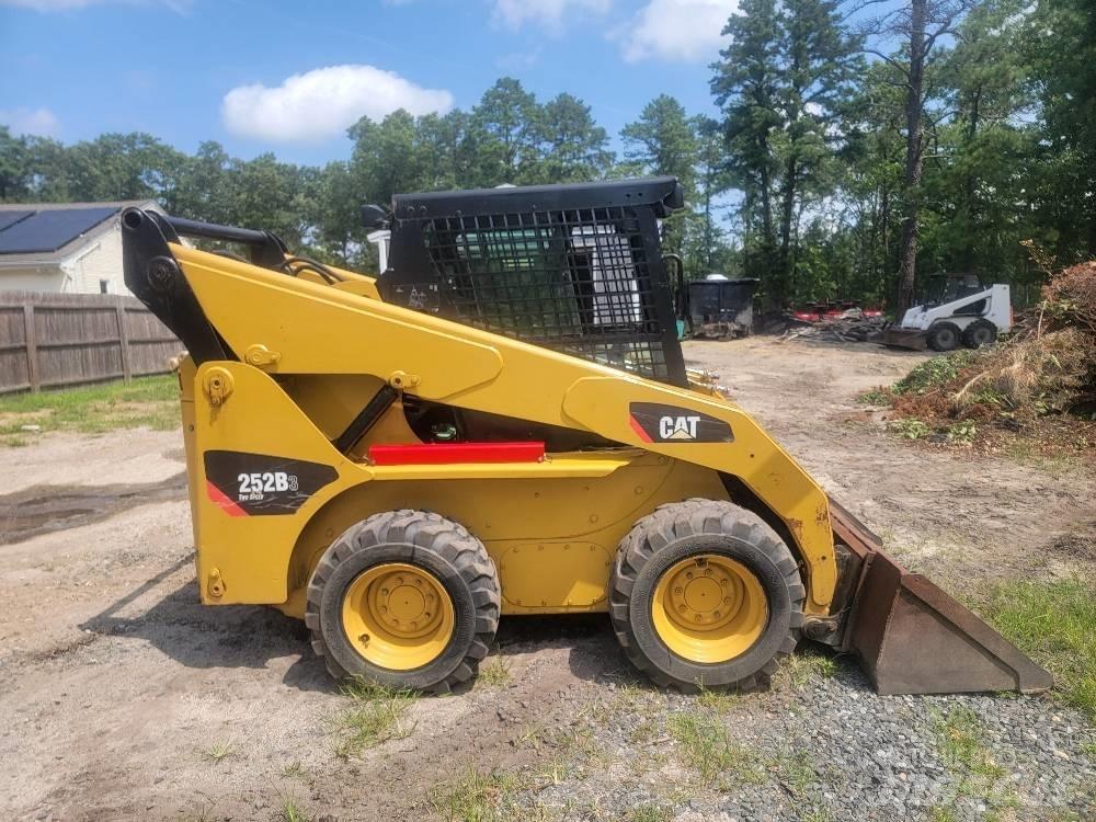 CAT 252 B 3 Skid steer loaders