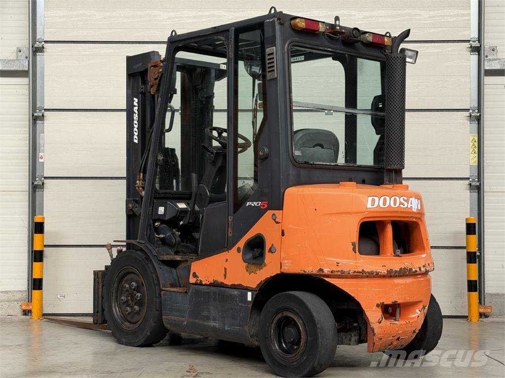 Doosan D20S-5 Diesel trucks
