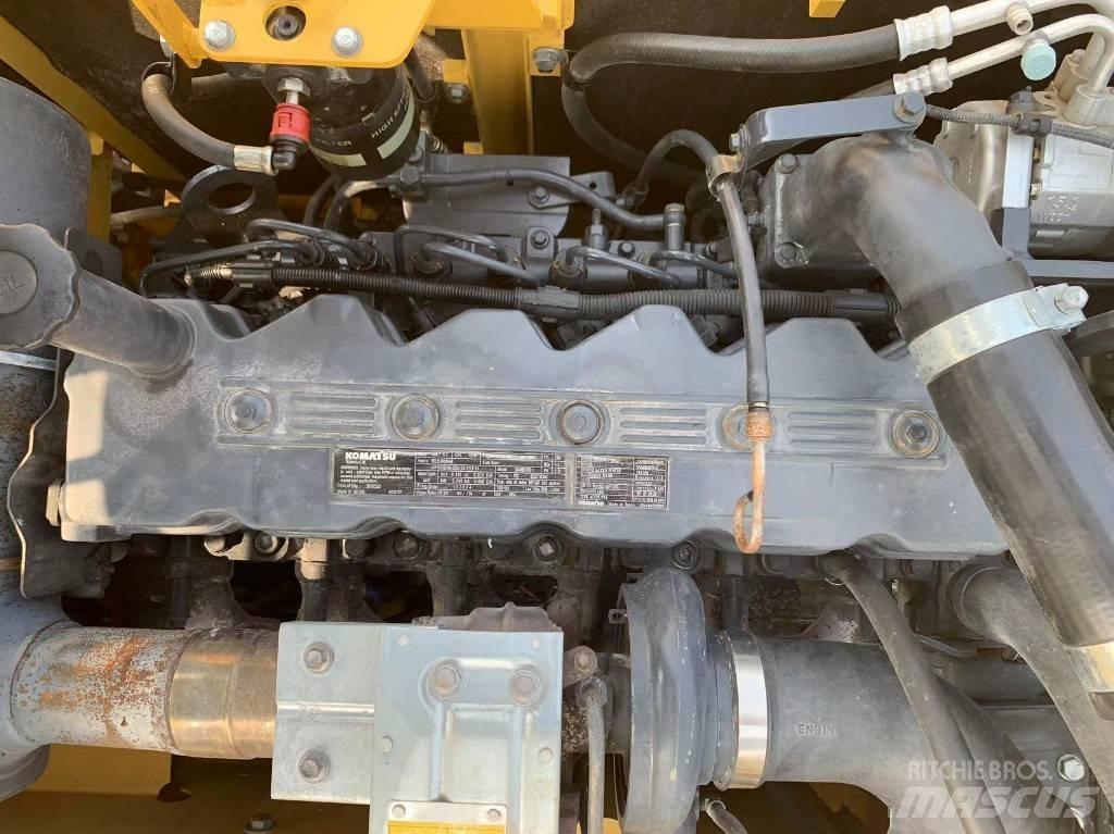 Komatsu PC 220-8 Midi excavators  7t - 12t