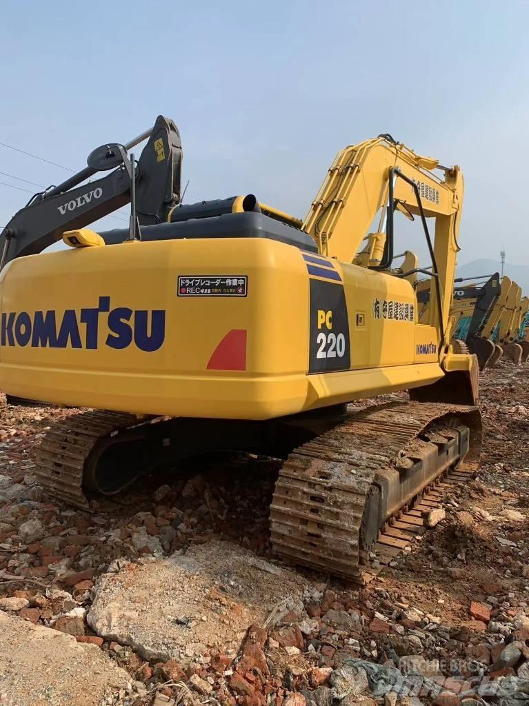 Komatsu PC 220-8 Midi excavators  7t - 12t