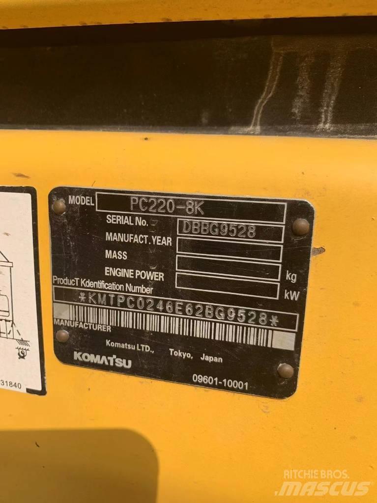 Komatsu PC 220-8 Midi excavators  7t - 12t