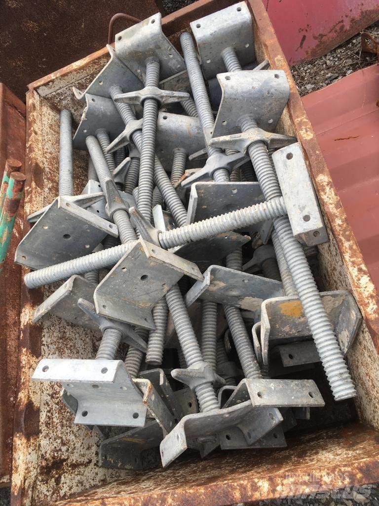  HUSILLOS DE LAYHER Scaffolding equipment