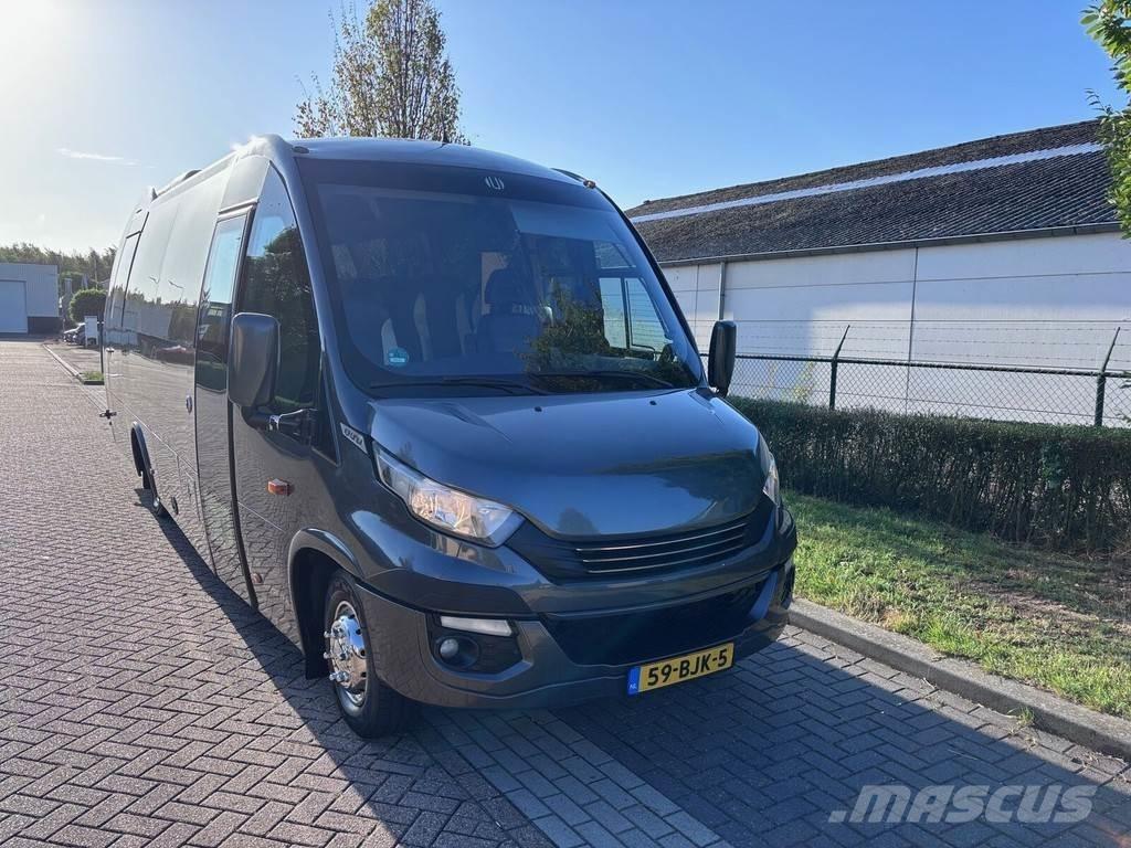 Iveco UNVI Compa Coaches
