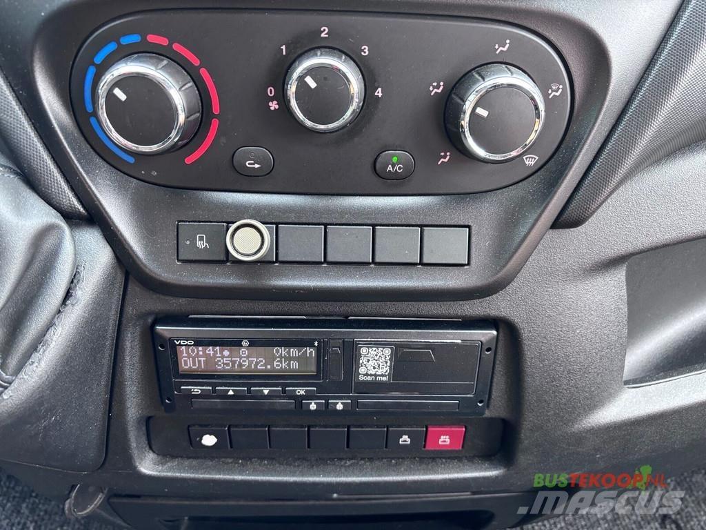 Iveco UNVI Compa Coaches