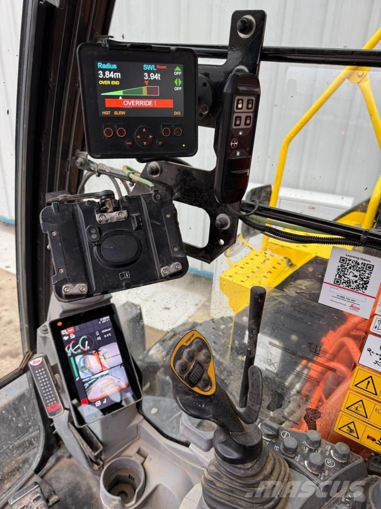 Hitachi ZX 135 US-7 Crawler excavators