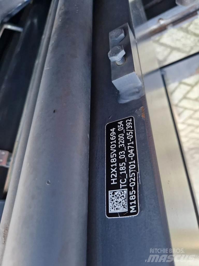 Linde H25D-02 Diesel trucks