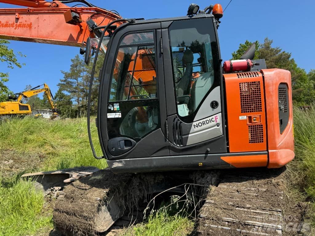 Hitachi ZX135USBL-6 Crawler excavators