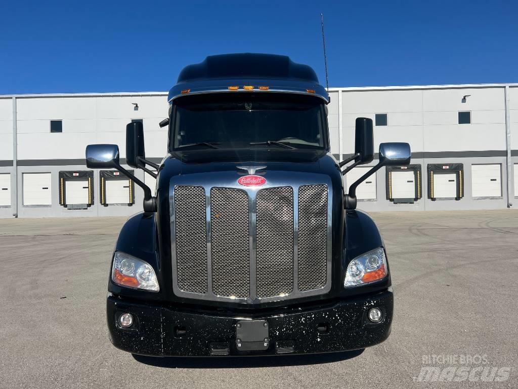 Peterbilt 579 Tractor Units