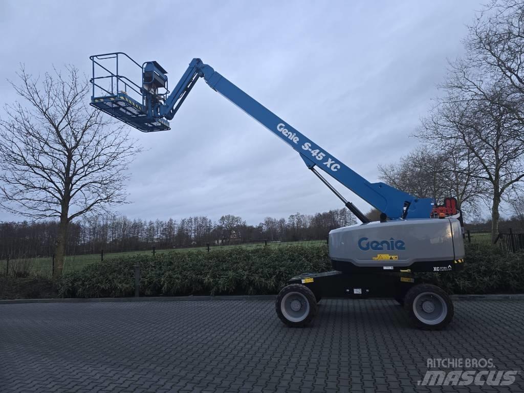 Genie s-45 XC Telescopic boom lifts