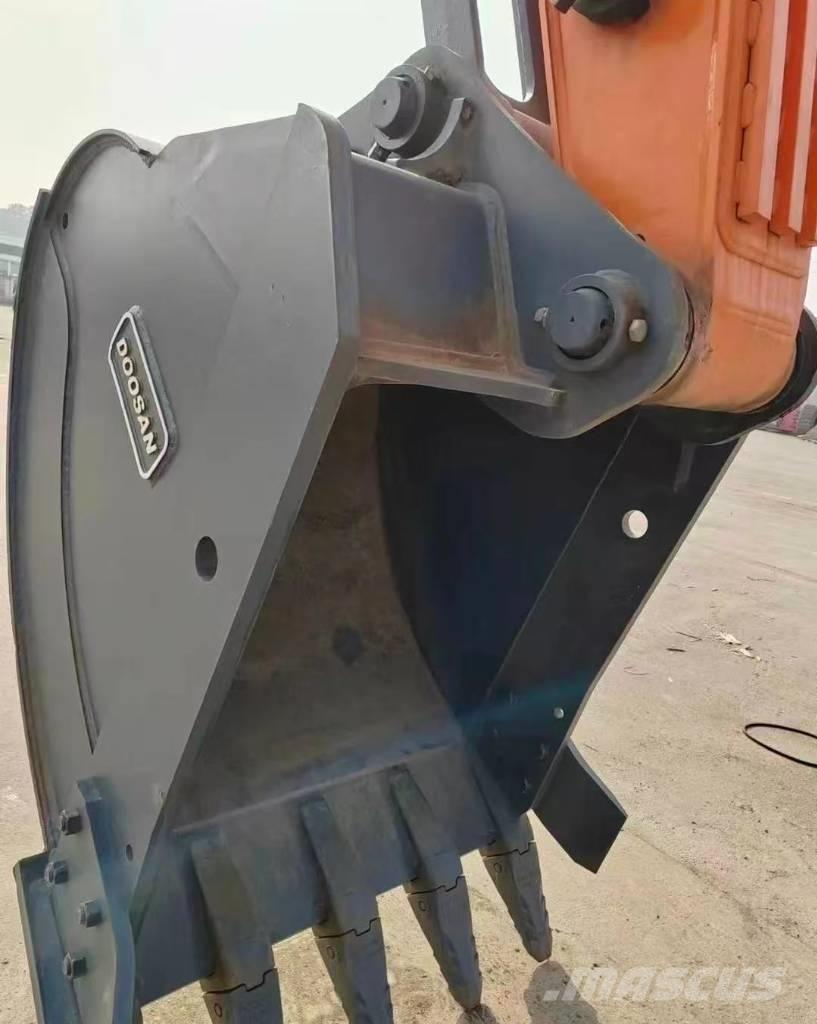 Doosan DX 220 Crawler excavators