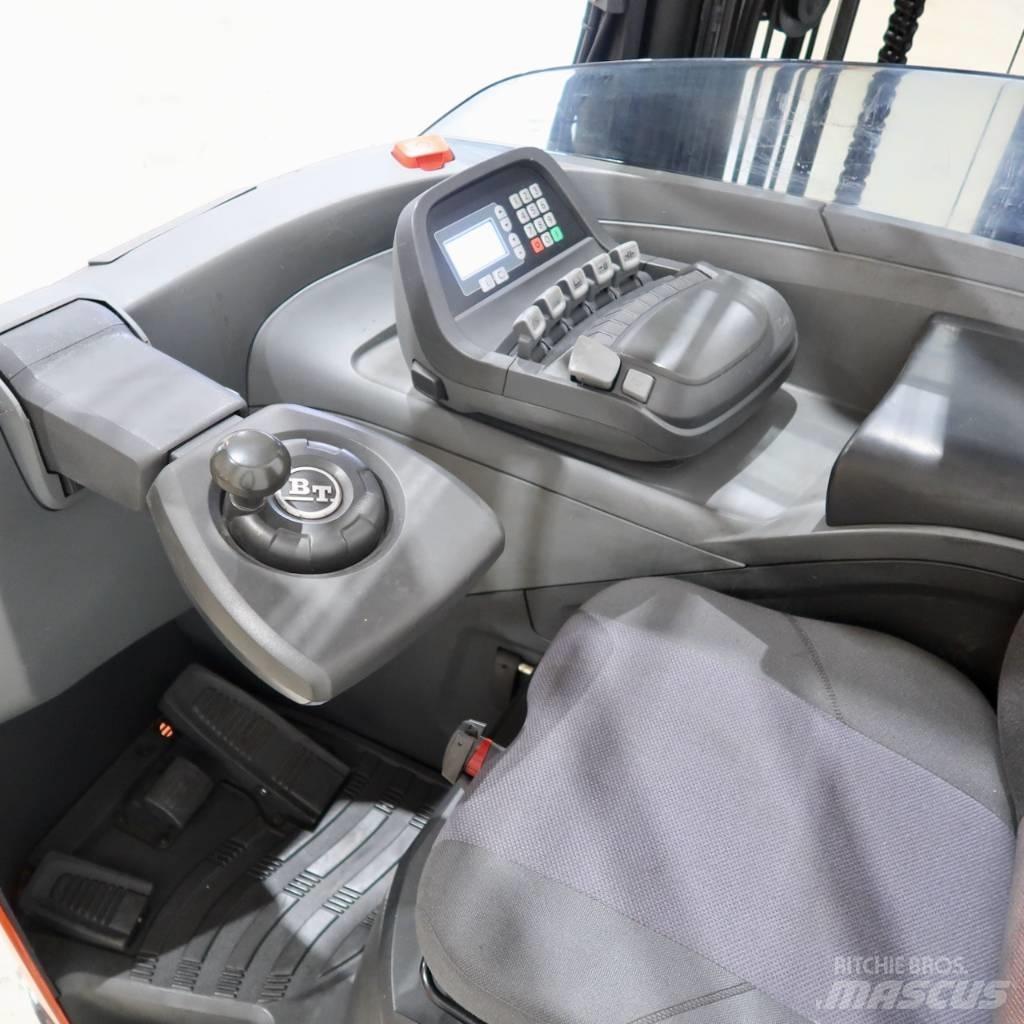 Toyota RRE160R Reach trucks