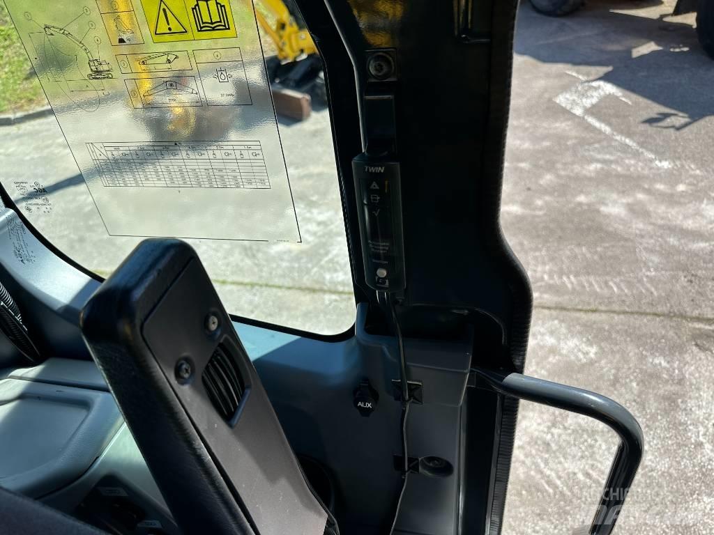 Komatsu PC210LCi-11 Crawler excavators