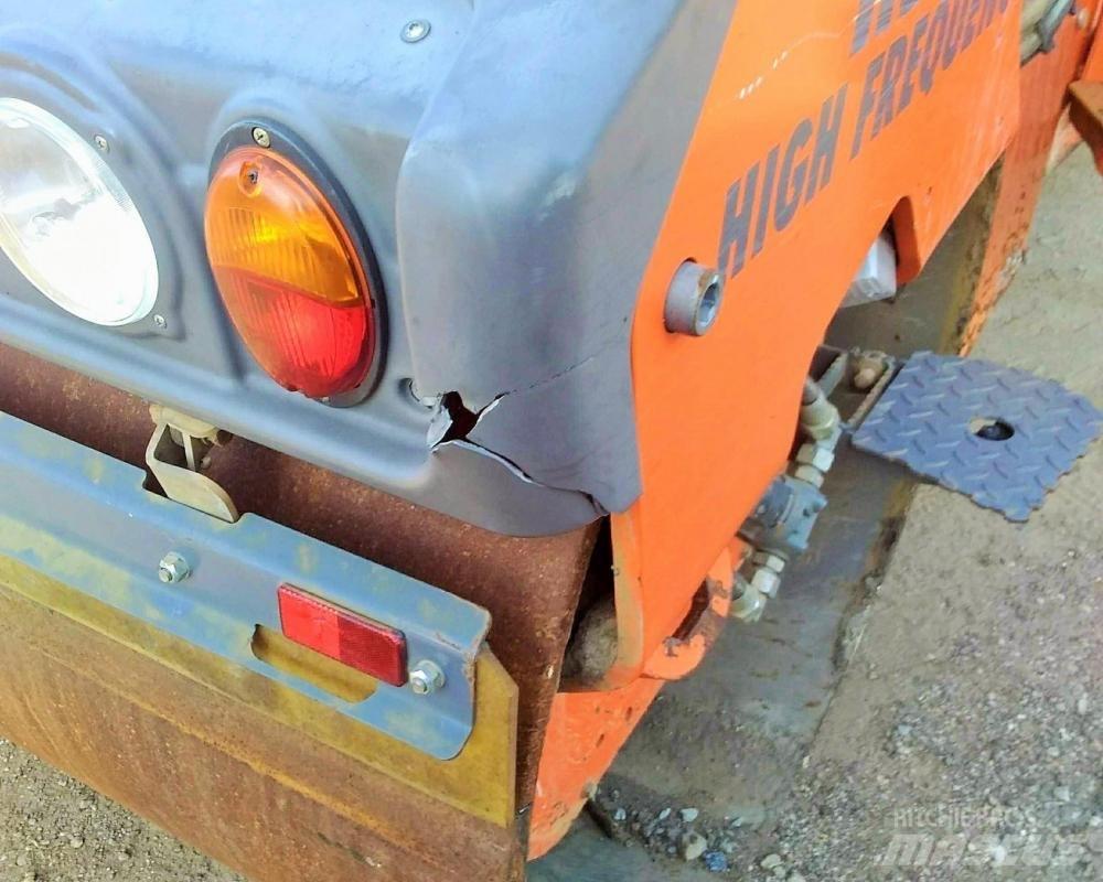 Hamm HD70 Crawler dozers