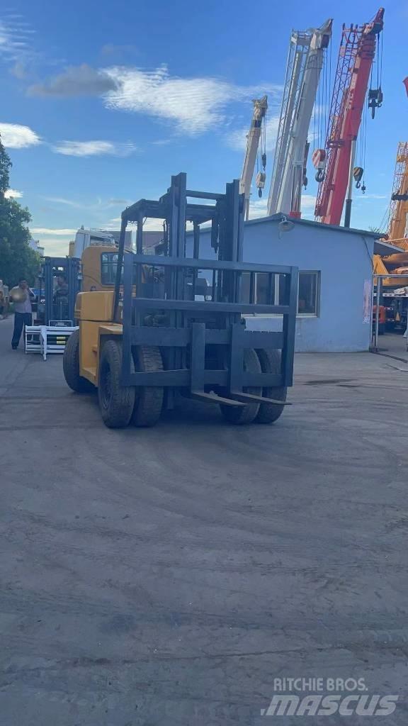 Komatsu 10 Ton Diesel trucks