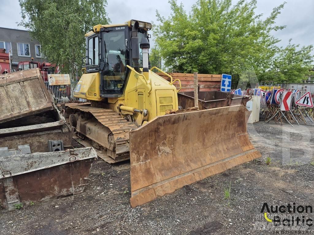 Komatsu D51EX-22 Crawler dozers