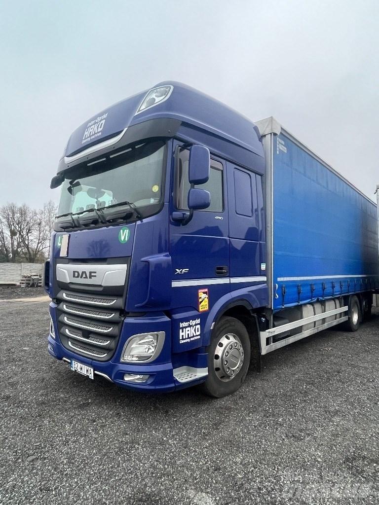 DAF Xf 106 FAR Curtainsider trucks